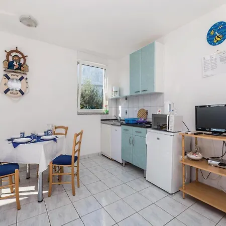 Two-bedroom In Apartamento
