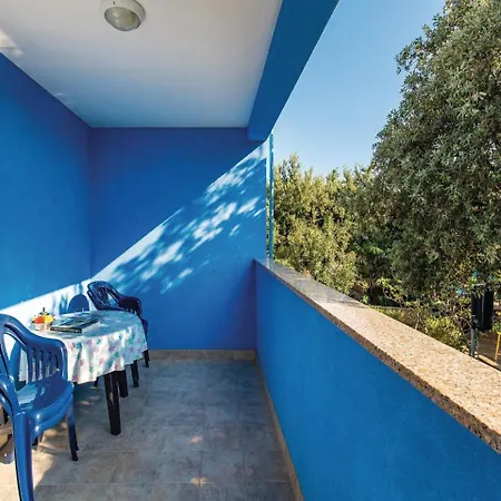 Two-bedroom In Apartamento *