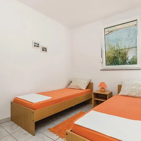 Apartamento Two-bedroom In Mandre